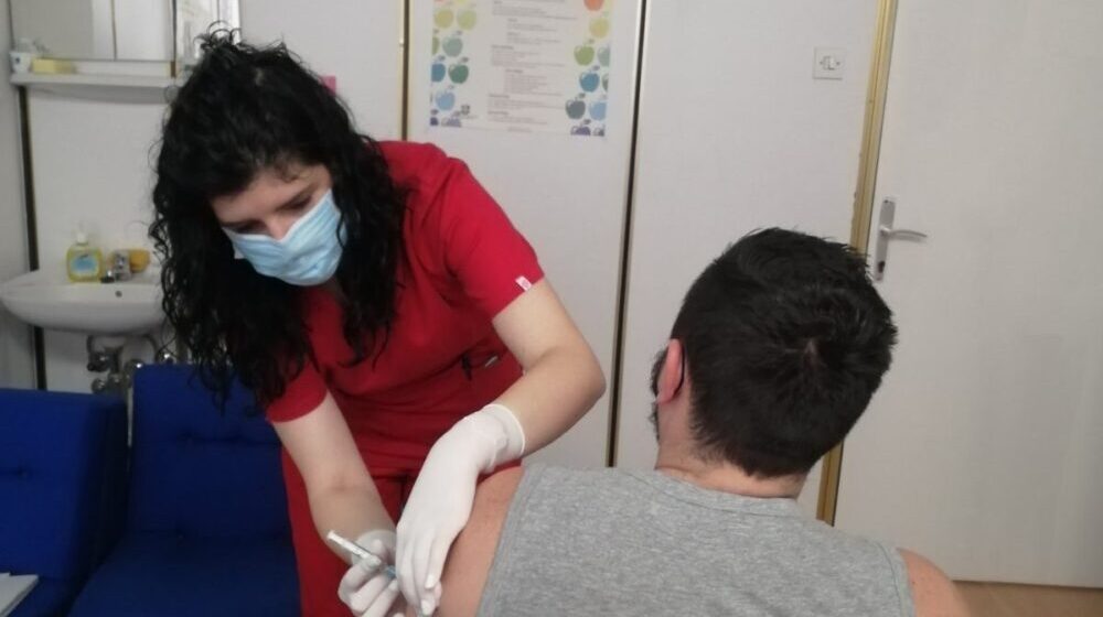 Epidemiolog Đurić: Ljudi različito reaguju na prvu i drugu dozu vakcine (VIDEO) 1