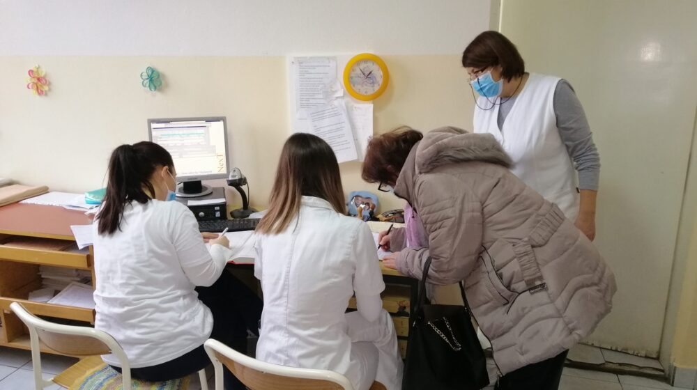 Borski okrug: Masovna imunizacija u seoskim naseljima počinje sutra, obezbeđeno dovoljno vakcina 1