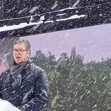 Vučić o zahtevima frilensera: Možete da rušite institucije i sajtove ali porez ima da se plati 12