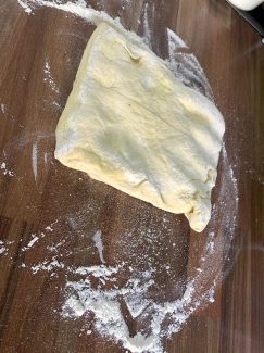 Vege recept: Rollgapčići sa dimljenim veganskim kačkavaljem 10