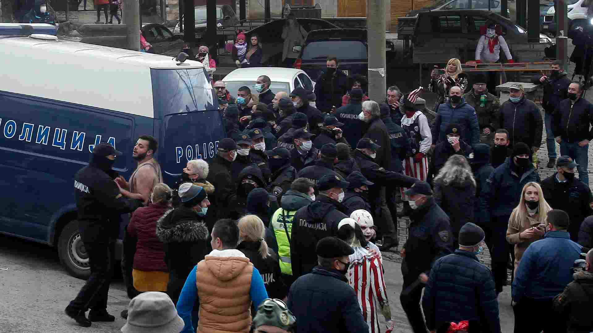 Policija intervenisla na Vevčanskom karnevalu u Severnoj Makedoniji 1