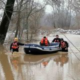 MUP evakuisao 85 osoba iz poplavljenih objekata (FOTO) 6