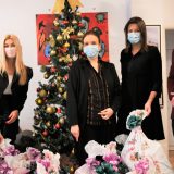 Irena Vujović i Meridian uručili paketiće za decu na Institutu za onkologiju 12