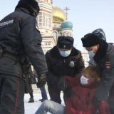 U Moskvi privedeno dvoje saradnika Navaljnog 8