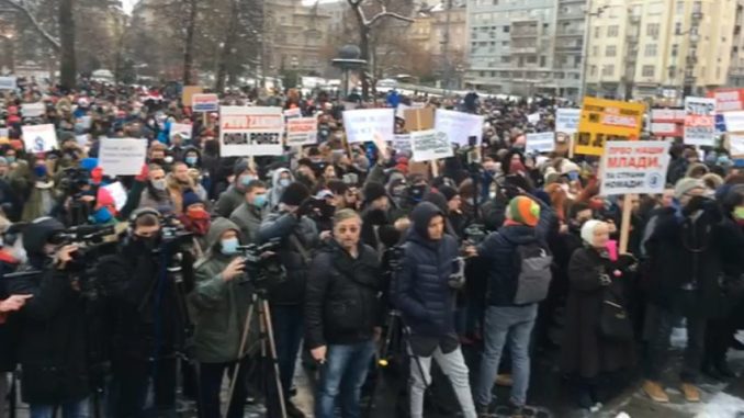 Protest frilensera u Beogradu: Porez da, pljačka ne (VIDEO) 1