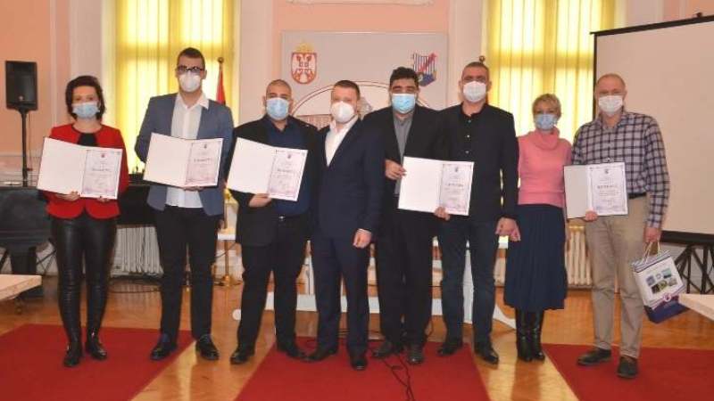 Veliko Gradište: Zahvalnice medicinarima za borbu protiv korone 1