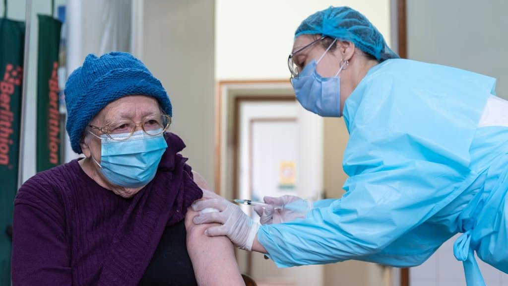 Počela vakcinacija u Zrenjaninu, stiglo oko 2.000 doza vakcina (FOTO) 1