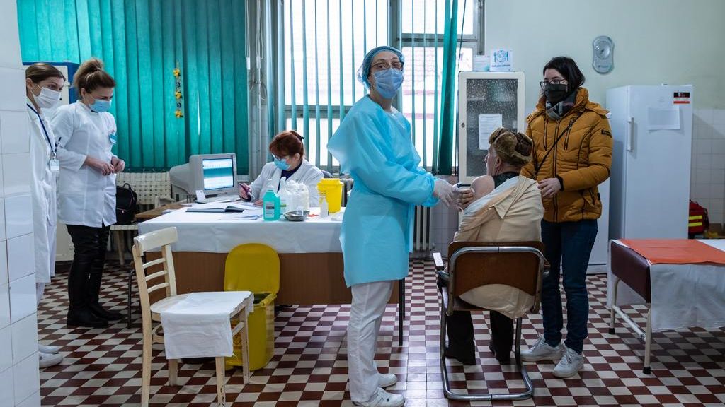 Počela vakcinacija u Zrenjaninu, stiglo oko 2.000 doza vakcina (FOTO) 2