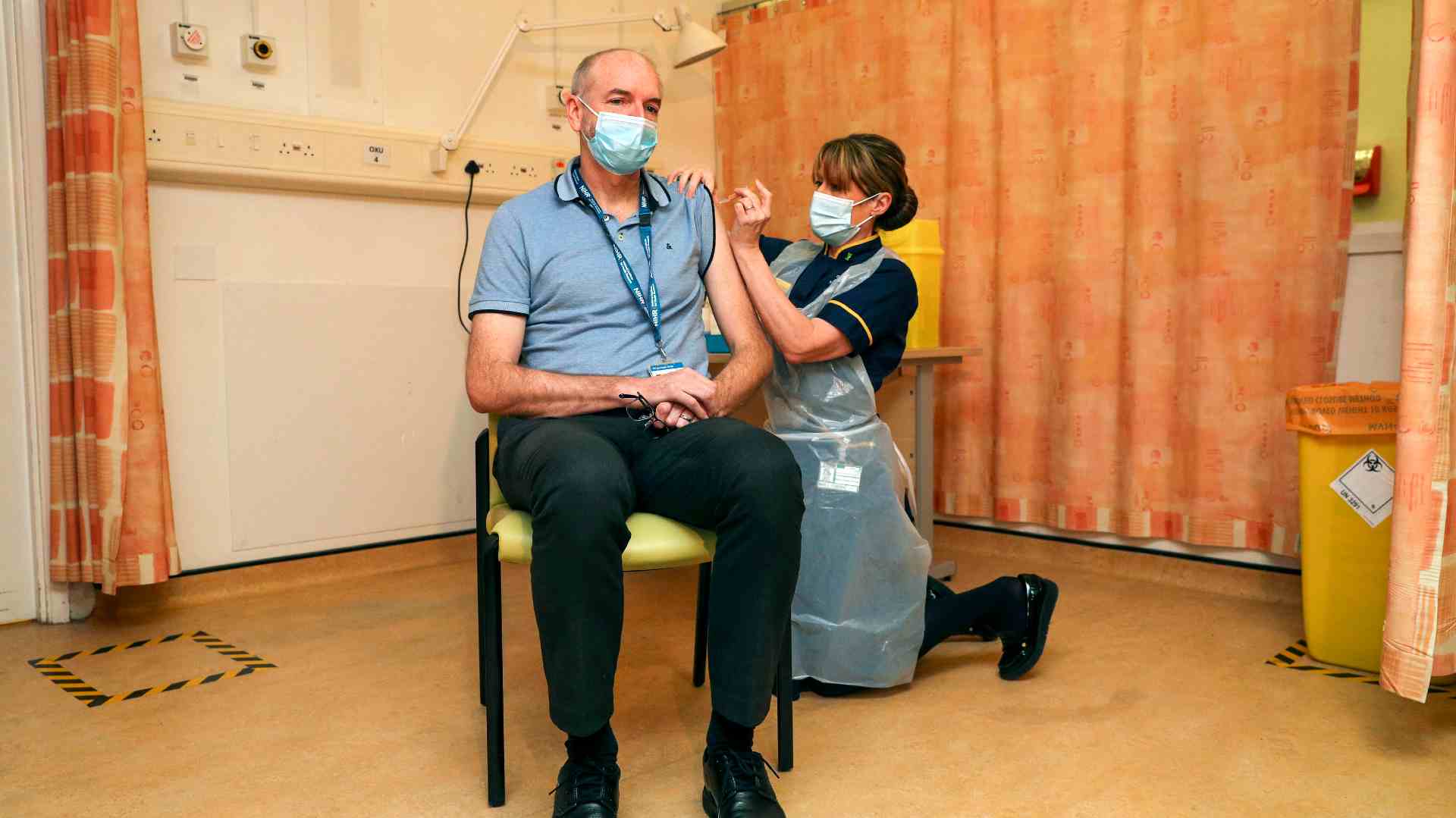 Britanija počela vakcinisanje vakcinama AstraZeneke i Univerziteta Oksford 1