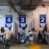 U Izraelu počela vakcinacija tinejdžera od 16 do 18 godina 10