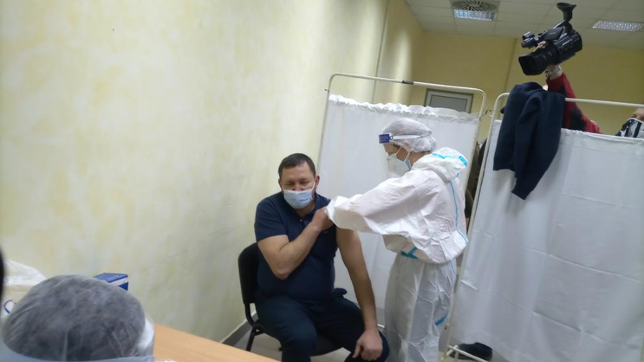 Masovna vakcinacija na šest punktova na zatvorenom bazenu u Pirotu 1