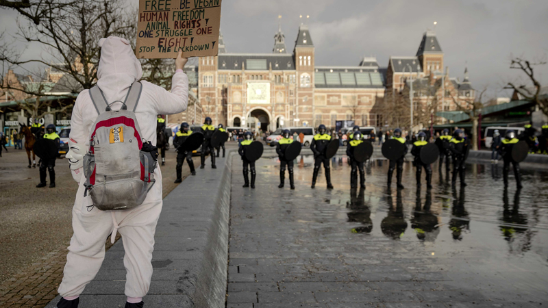 Policijski čas u Holandiji ostaje uprkos protestima 1