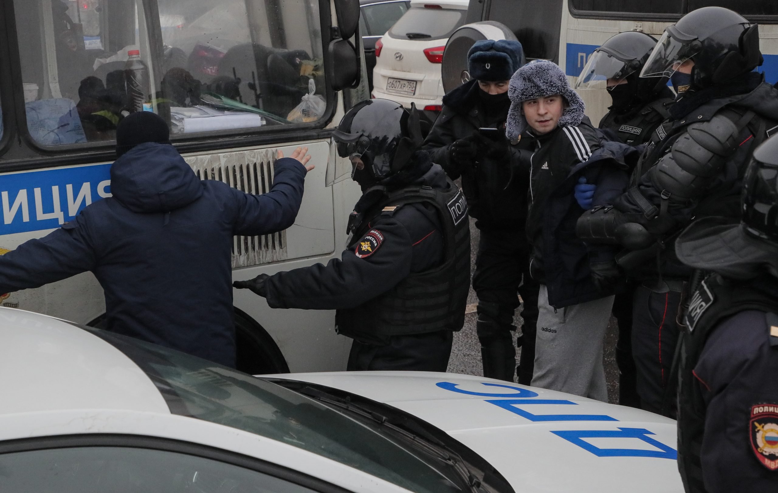 Ruska policija uhapsila više od 2.600 demonstranata koji traže oslobađanje Navaljnog (FOTO) 1