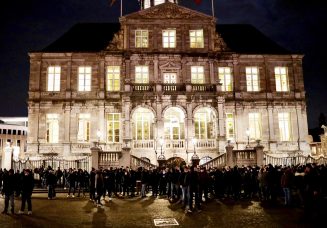 Holandija protesti, neredi, korona virus,Riots in Rotterdam Višednevni neredi u Holandiji usled frustracija i tenzija zbog virusa korona (FOTO) 5