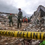 U zemljotresu u Indoneziji poginulo najmanje 78 osoba 4