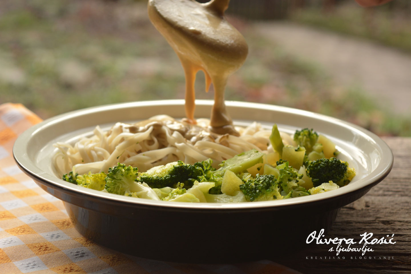 Vege recept: Pirinčani rezanci sa brokolijem 2