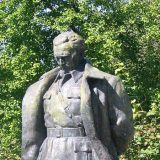 Spomenici i draži mekog totalitarizma 4