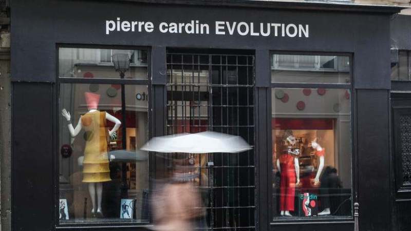 Pjer Karden sahranjen na groblju Monmartr 1