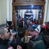 SAD: Podignuta optužnica protiv dvojice muškaraca zbog smrti policajca tokom upada u Kapitol 8