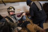 Protestors enter US Capitol Policija rasterala Trampove pristalice i kompleks Kongresa SAD proglasila bezbednim, jedna osoba preminula (VIDEO, FOTO) 3