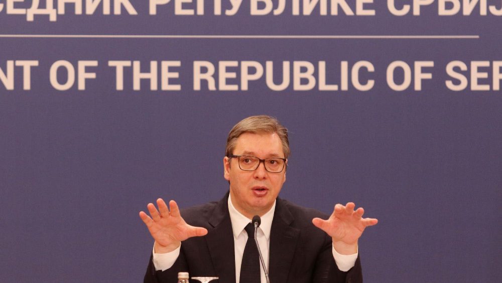 Vučić o opoziciji kao "mafijaškim kelnerima i klovnovima" 1