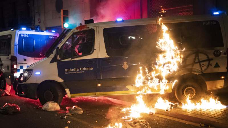 Ponovo nasilje na protestu u Barseloni zbog hapšenja repera 1
