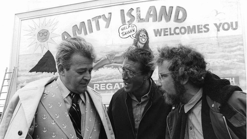 Scene of Jaws in which the mayor Larry Vaughn, played by actor Murray Hamilton (left)
