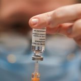 Korona virus: U Srbiji gotovo 2.000 novih slučajeva, Biontek negira kašnjenje u proizvodnji vakcine 6