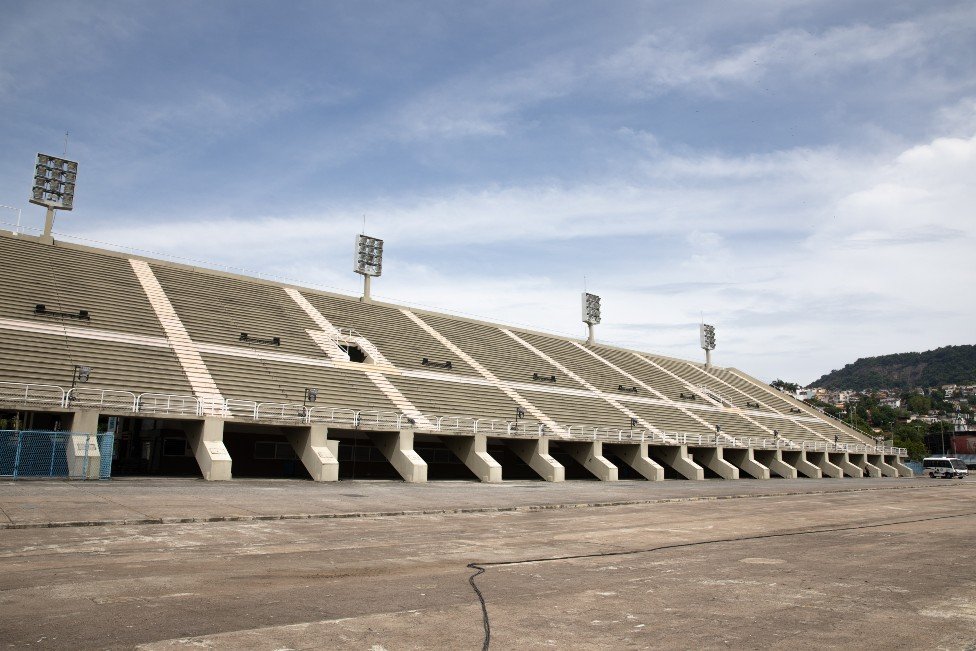 Brazil, korona virus i karneval: Rio de Žaneiro - umesto ludnice na ulicama, tišina 3 View of empty stands in the Sambadrome