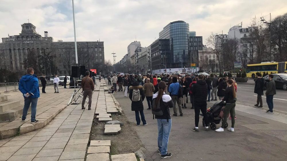 Nekoliko desetina malih preduzetnika protestovalo ispred Skupštine Srbije 1