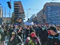 Održan pomen medicinarima preminulim od kovida ispred Vlade Srbije (FOTO, VIDEO) 7