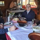 Vučić sa Brnabić i Vučevićem na prazničnom ručku 3