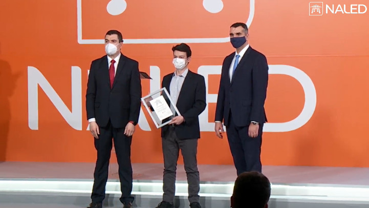 Priznanje NALED uredniku ekonomije u Danasu Aleksandru Miloševiću 1