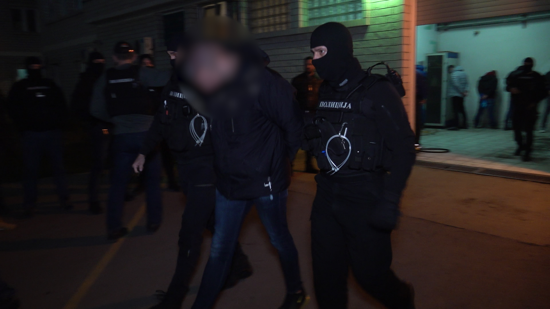 Uhapšeni pripadnici organizovane kriminalne grupe dovedeni u tužilaštvo 1