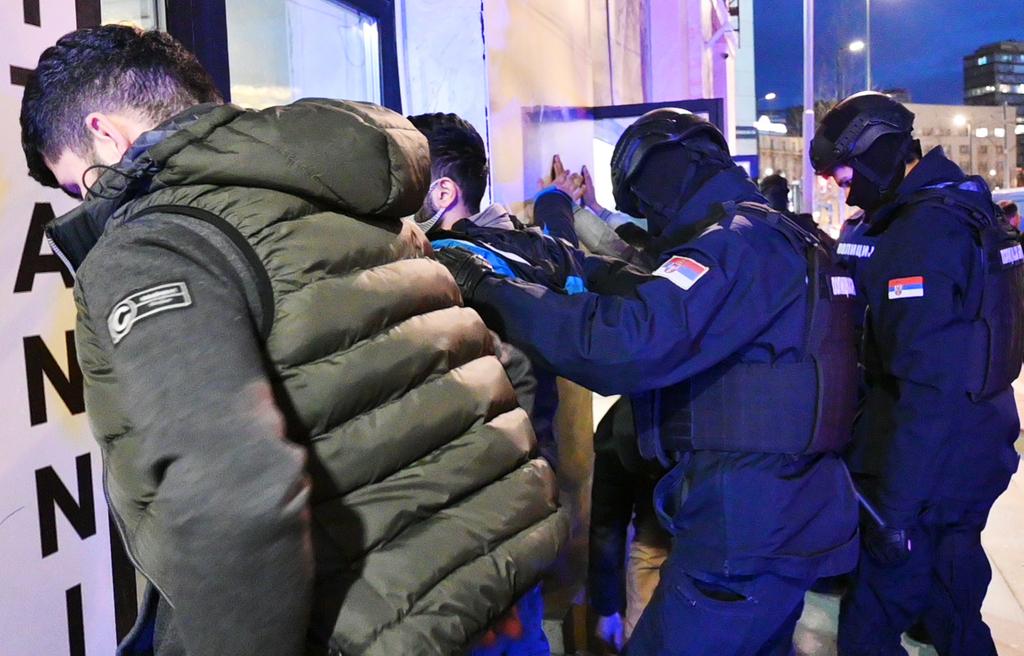 Kladovo: Uhapšeni zbog sumnje da su krijumčarili ljude 1