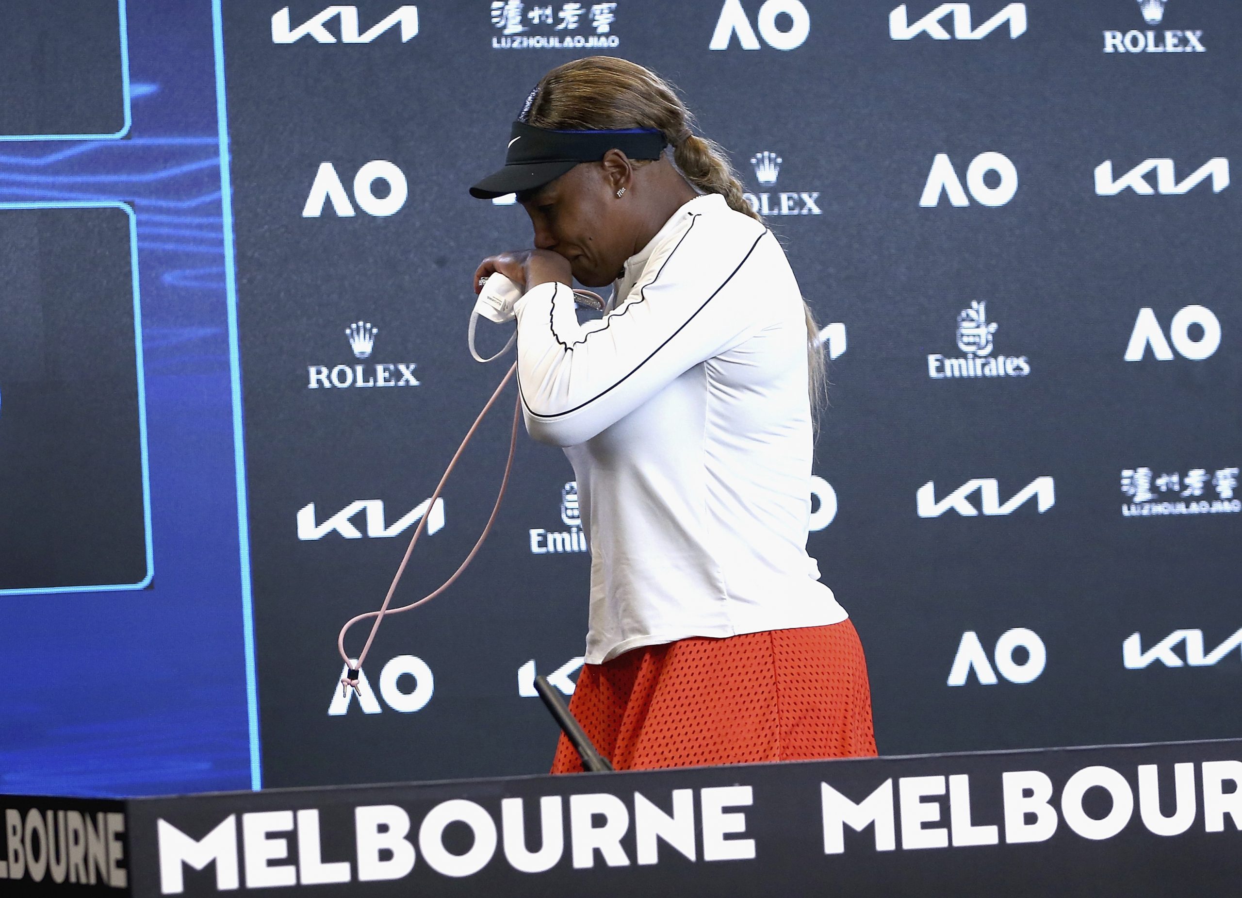 Serena Vilijams se rasplakala na konferenciji za novinare 1