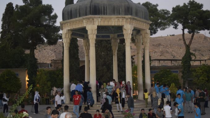 Iran: Na Hafezovom grobu 1