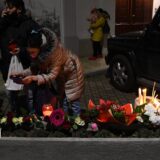 Novi Sad se oprašta od svog Đoleta u suzama i tišini: Bio je odraz naše duše (FOTO) 7