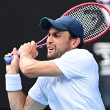 Karacev udara kao Tajson 5