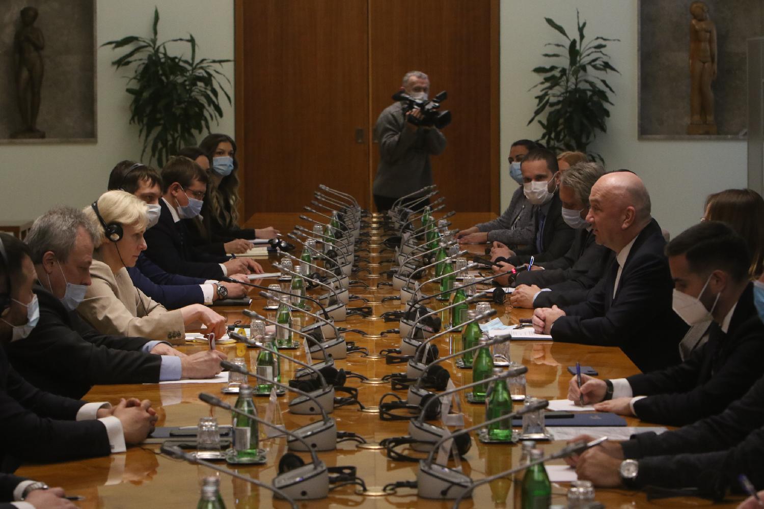 Ruski stručnjaci procenili da postoje tehnološki uslovi za proizvodnju Sputnjik V u Srbiji 2 Ruski stručnjaci procenili da postoje tehnološki uslovi za proizvodnju Sputnjik V u Srbiji 2