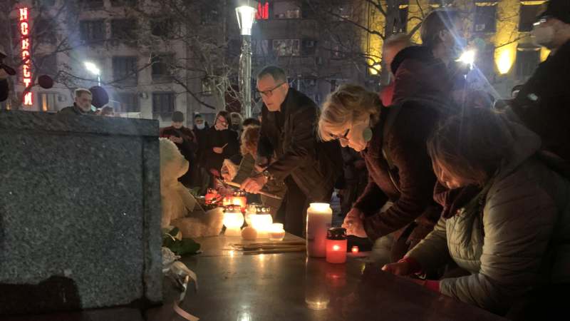 Građani Srbije i regiona i večeras pale sveće za Balaševića (FOTO, VIDEO) 1