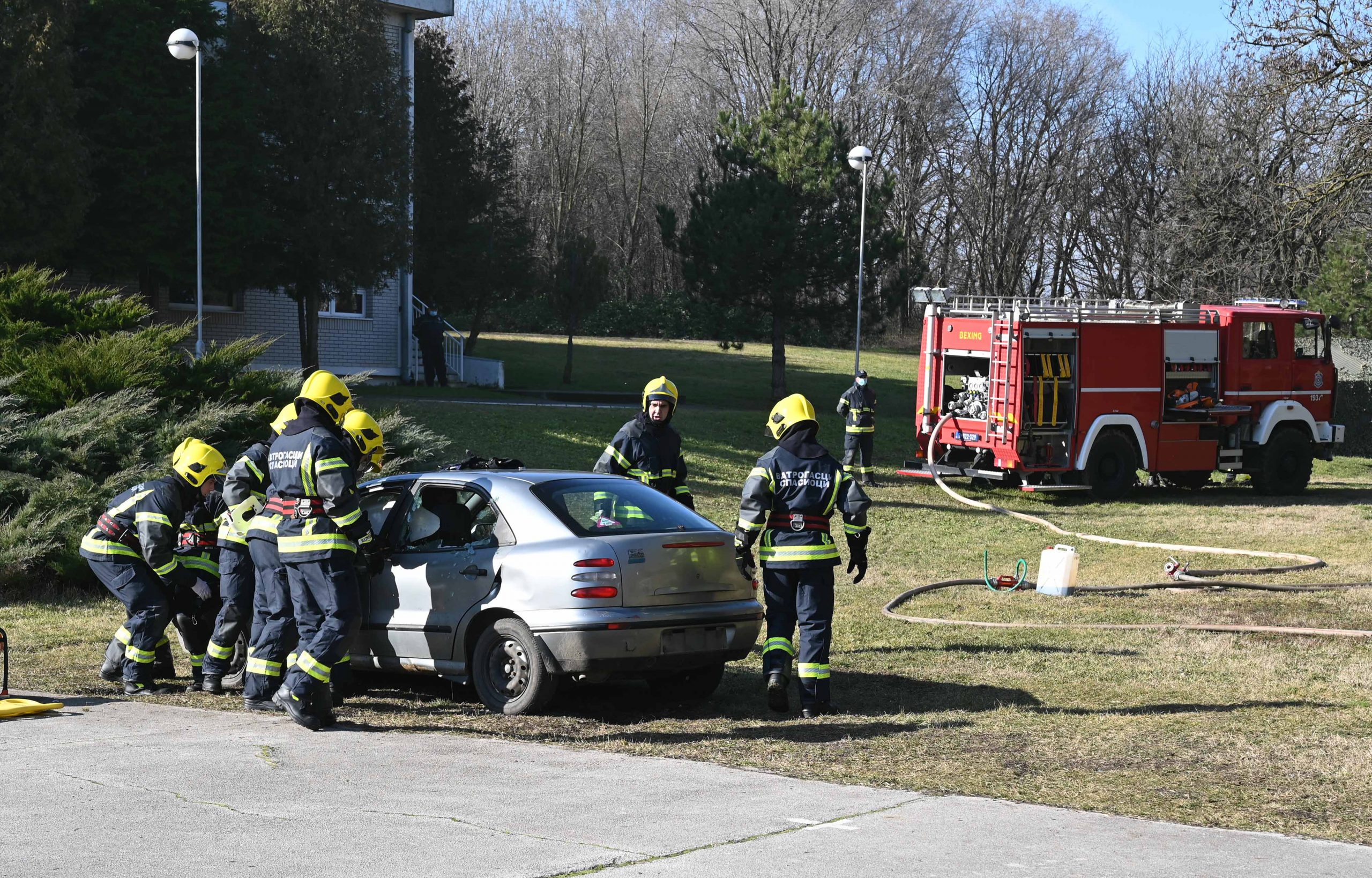 MUP raspisao konkurs za prijem 300 polaznika u vatrogasno spasilačke jedinice 8