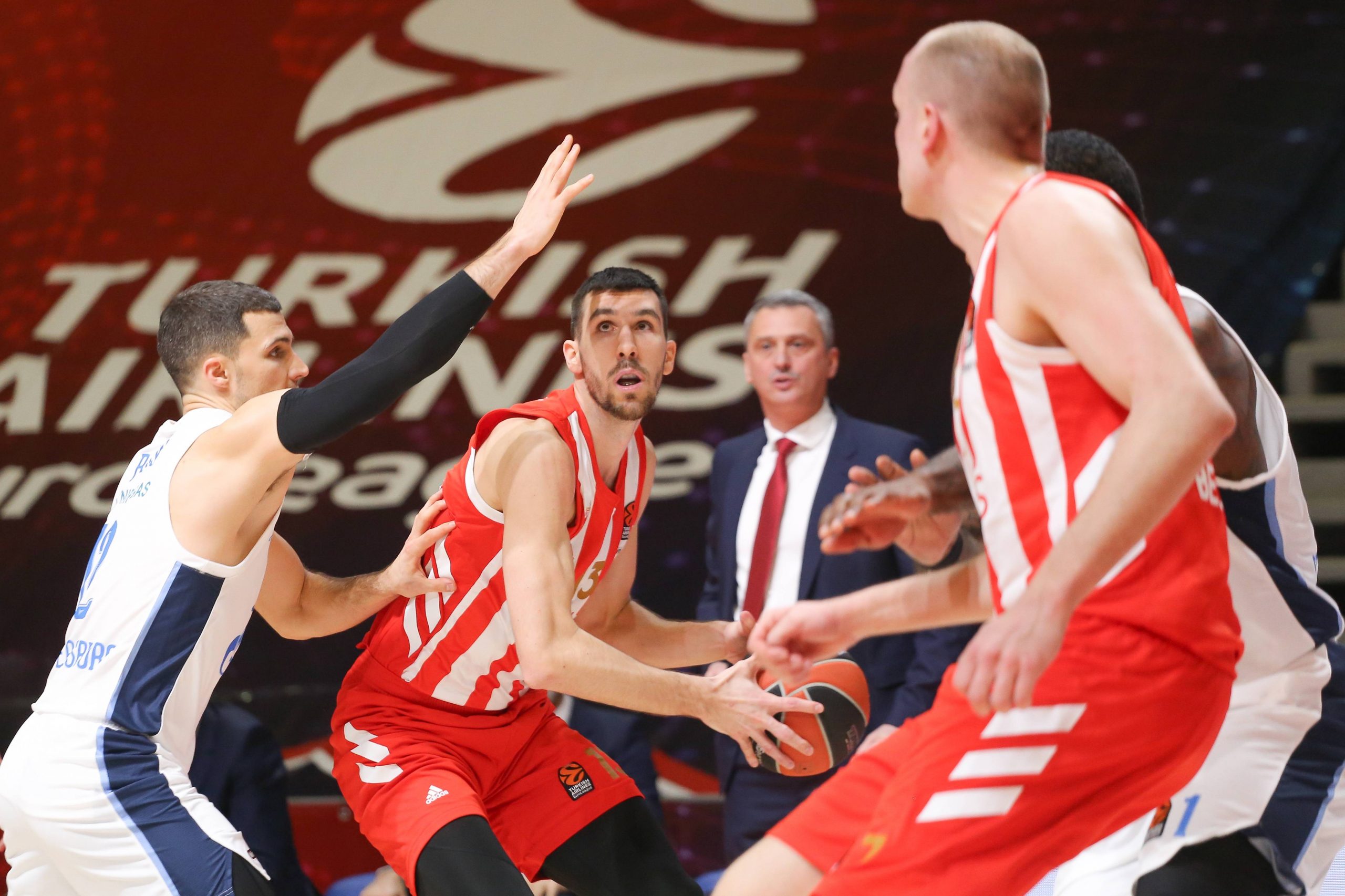Crvena zvezda poražena od Zenita u poslednjim sekundama meča - 75:76 1
