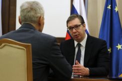 Predsednik Srbije Aleksandar Vučić sastao se sa ambasadorom Rusije Aleksandrom Bocan-Harčenkom Vučić i Bocan-Harčenko: Zajednički projekti se dobro sprovode 6