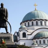 Patrijarh Porfirije podelio 5.000 paketića učenicima osnovnih škola u Hramu Svetog Save 13