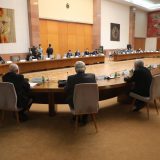 Nove mere: Tržni centri, kafići i restorani tokom vikenda radiće do 14 časova 4