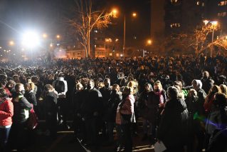 OPROSTAJ OD DJORDJA BALASEVICA U NOVOM SADU Na novosadskom keju večeras „Noć kad je Đole preplivao Dunav“ (FOTO) 2