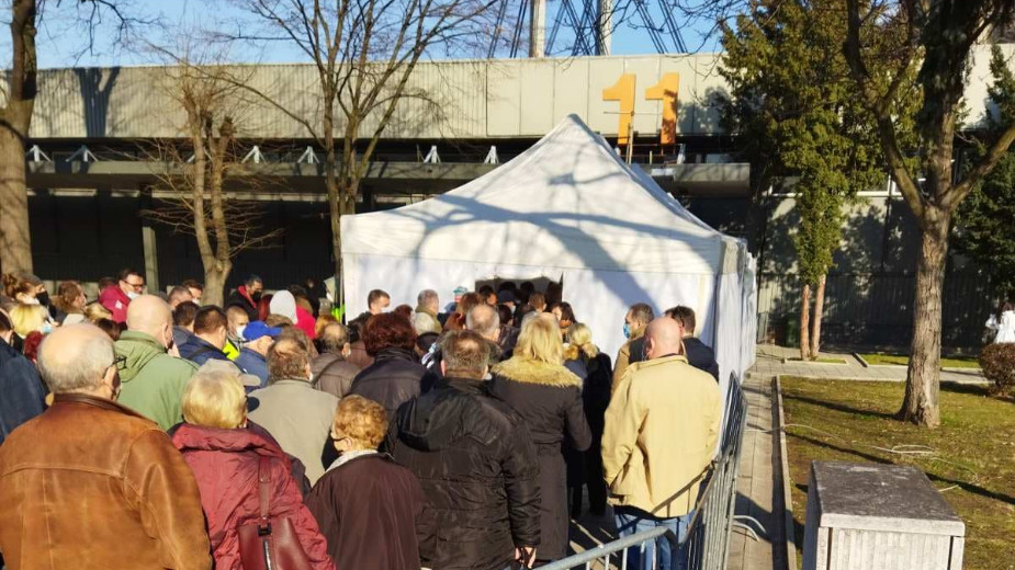 Nikodijević: Na Beogradskom sajmu revakcinisano više od 30.000 građana, veliki redovi ispred Hale 11 2