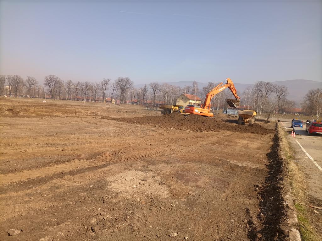 U Pirotu počeli pripremni radovi na izgradnji otvorenog bazena 2 U Pirotu počeli pripremni radovi na izgradnji otvorenog bazena 2