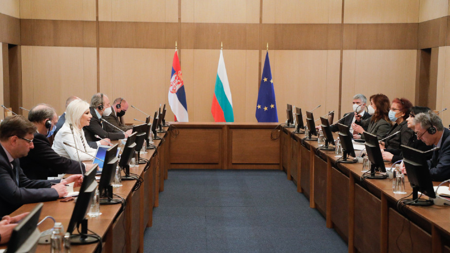 Mihajlović sa ministarkom energetike Bugarske: Gasna interkonekcije u maju 2022. 1